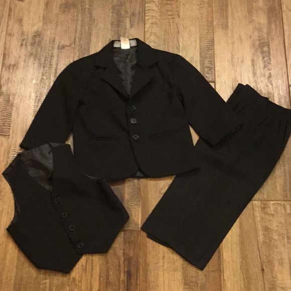 Three piece kids tuxedo. Why rent? - Picture 1 of 5